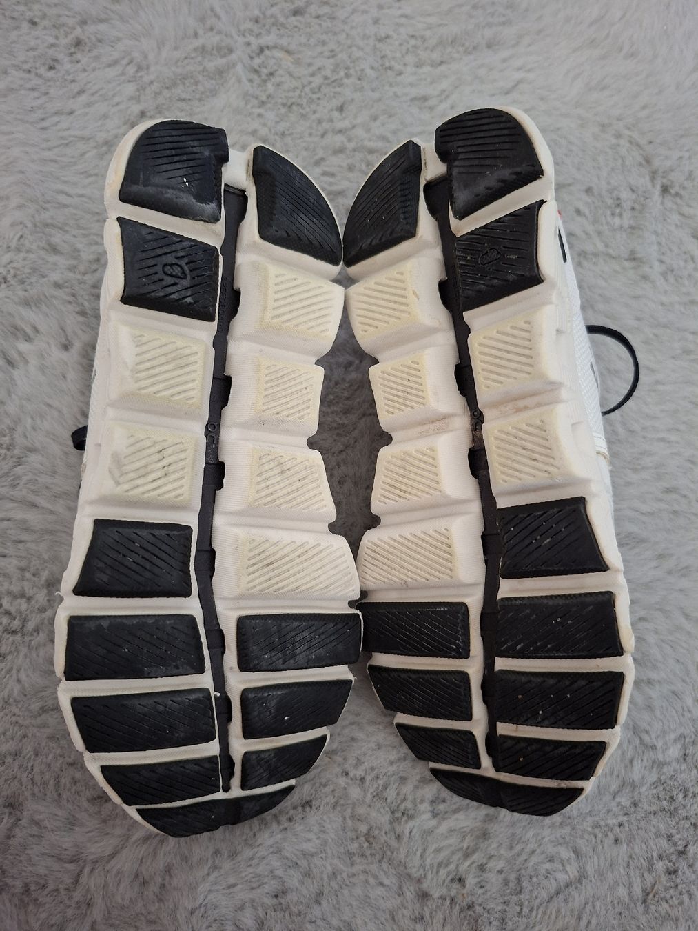 On Scarpe da donna: Chaussures de course ON Cloud, blanches, pointure 37 – Usato da Renens VD venduto da ser_j2fn 4