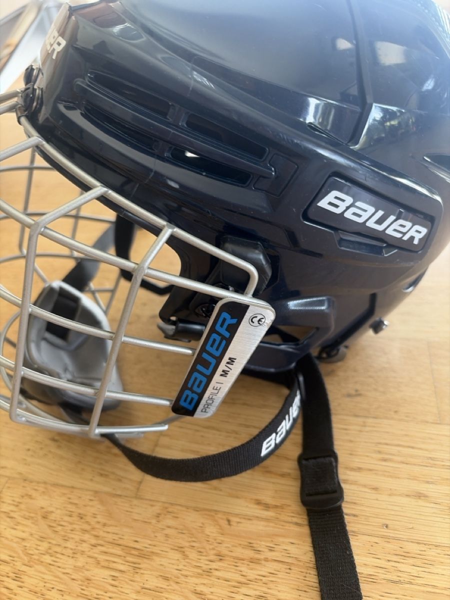 Bauer Helme: Bauer Eishockey Helm mit Gitter schwarz Grösse M – Gebraucht aus Zürich von ruzah 3