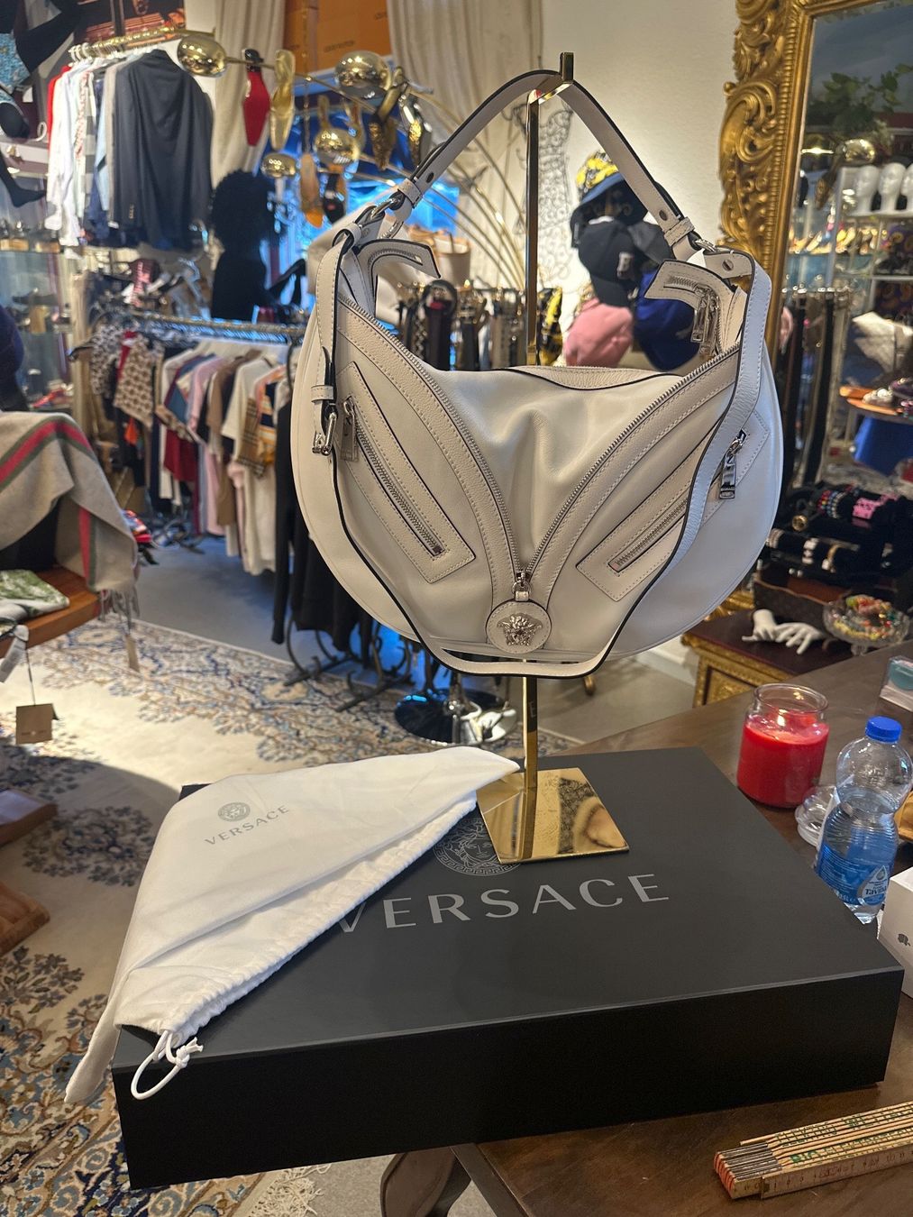 Versace Sacs femmes: Versace Tasche Neu mit Box – Neuf avec emballage d'origine à Lachen SZ par HelvetiaLuxury 9
