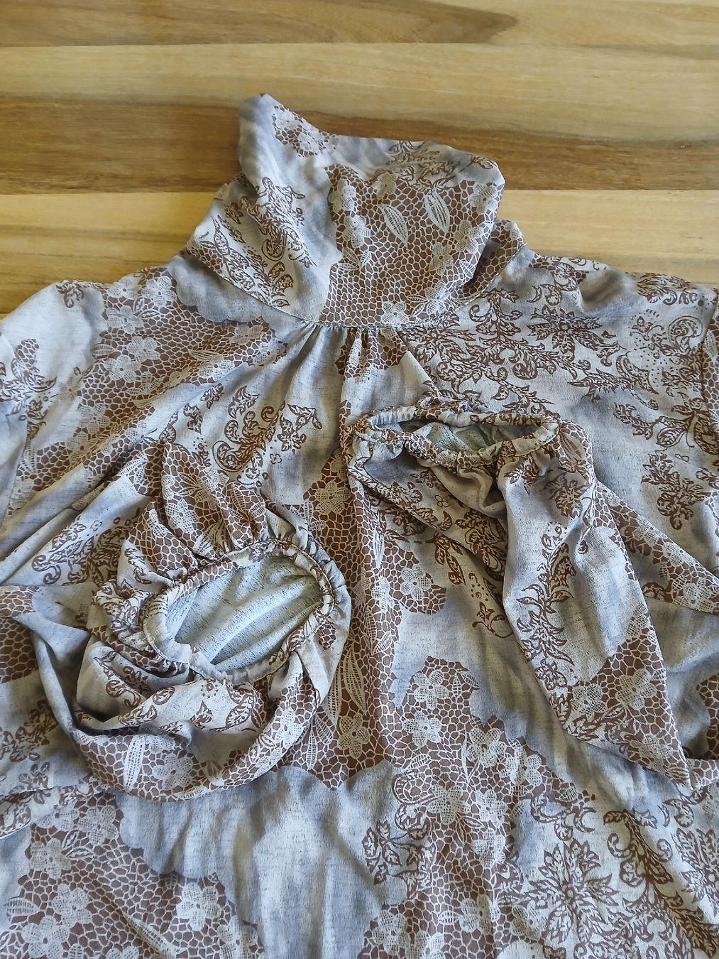 Blusen: Bluse Langarm Kragen Grösse Unbekannt 100% Polyester – Gebraucht aus Dübendorf von LoRi-2026 2