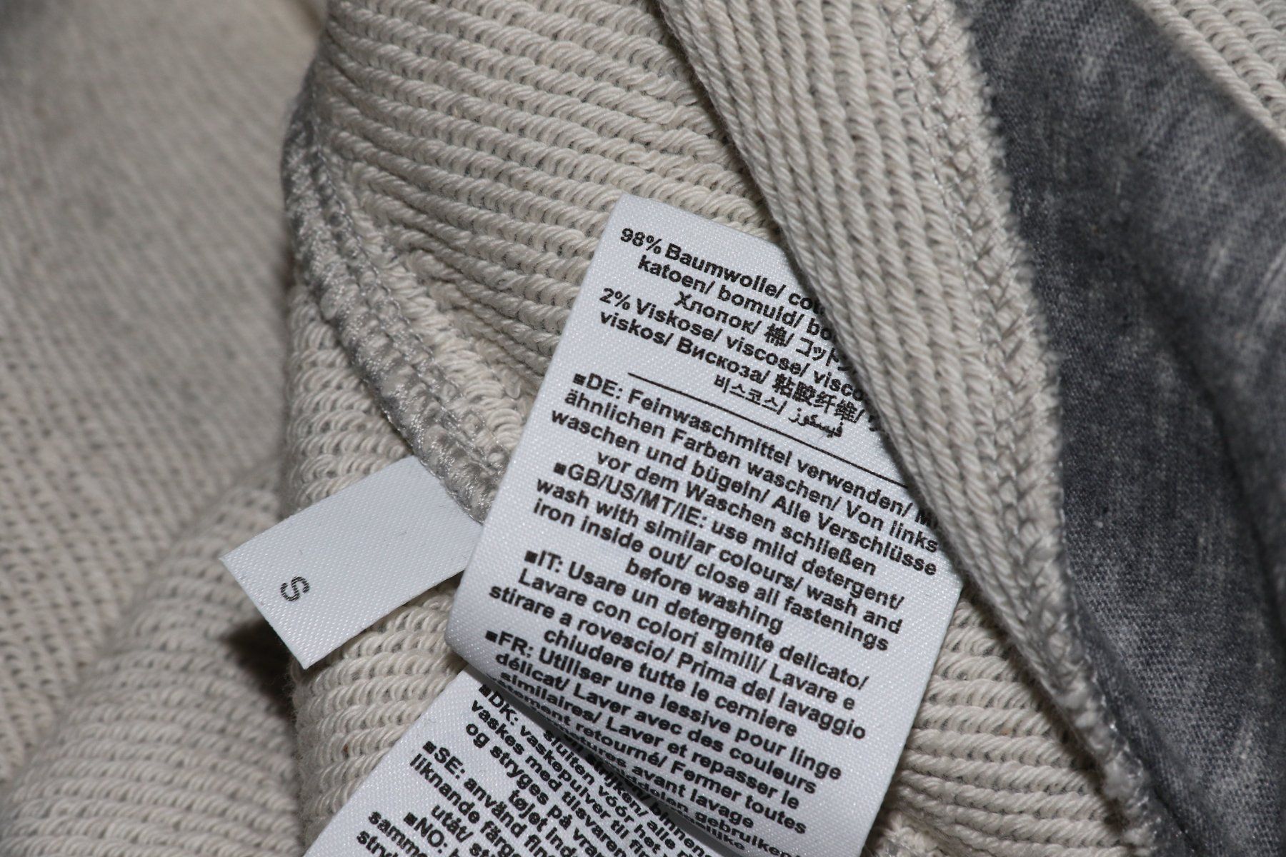 Maglioni & Felpe: CLOSED Kapuzenpullover / Hoody eher Gr.M  NEU – Nuovo (secondo la descrizione) da Oberwil-Lieli venduto da Svetlana28 7
