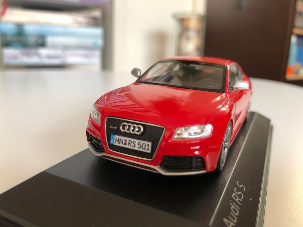 Miniature Audi RS5 Coupé 1:43 Spark - Rouge Misano 2017, édition Concessionnaire