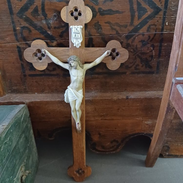 Handgeschnitzte Holzkreuze Set - 4 Stück Walnuss & Buche Für Meditation & Gebet (5x2.5cm)