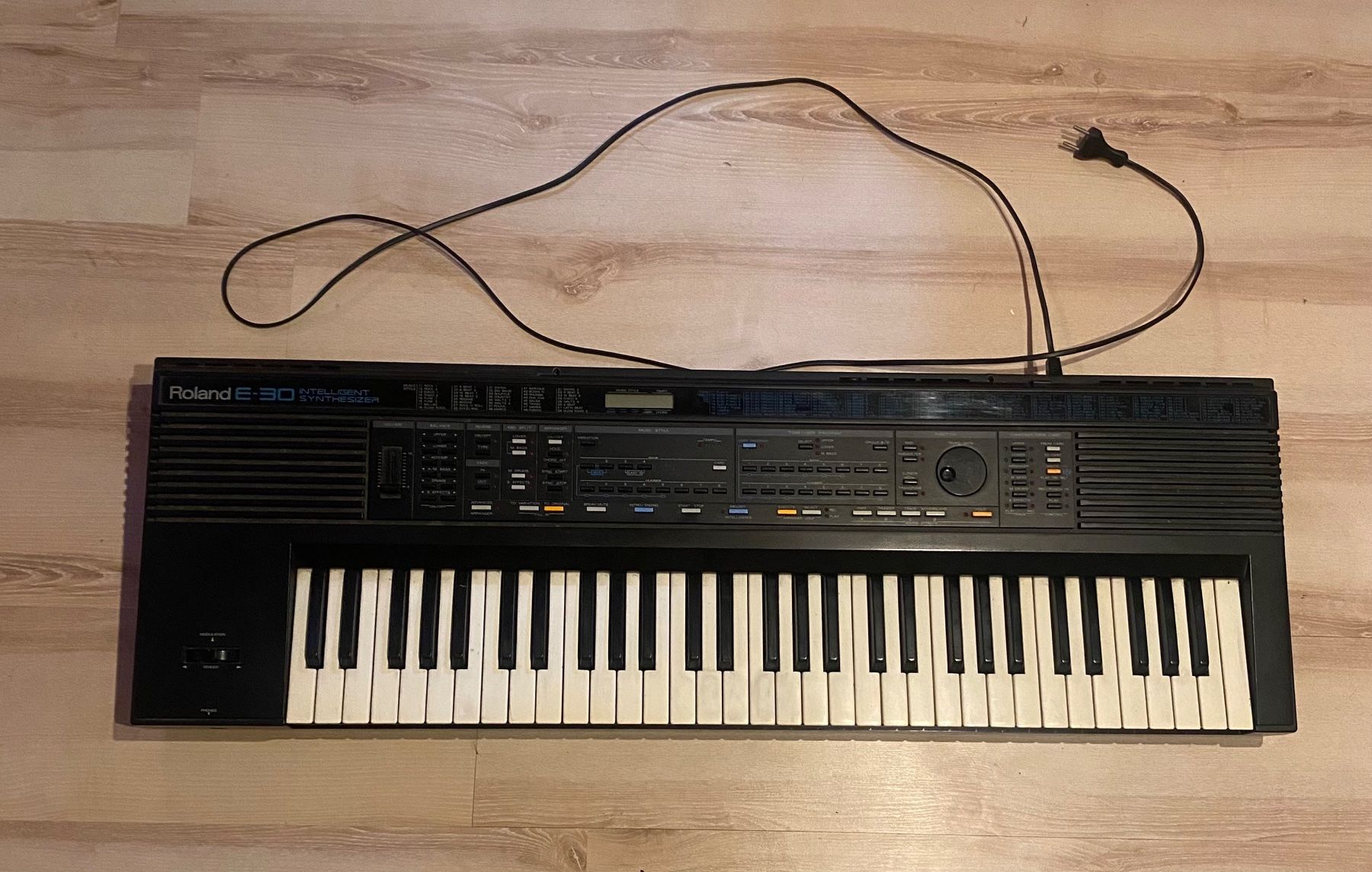 Roland Musikinstrumente: Keyboard Roland E-30 Intelligent Synthesizer – Gebraucht aus Bätterkinden von nam_whz2 2