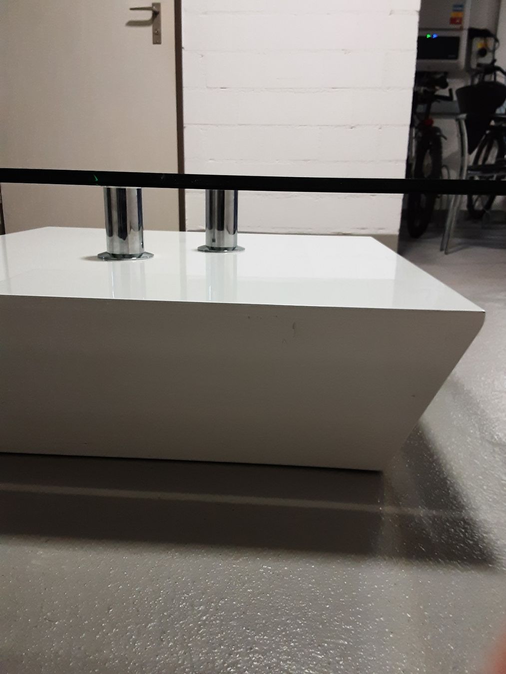 Tavoli: Glas Couchtisch, weiss – Usato da Altdorf UR venduto da Brandli 8