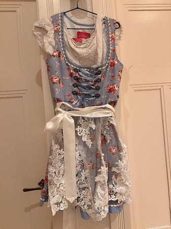Krüger Madl Dirndl