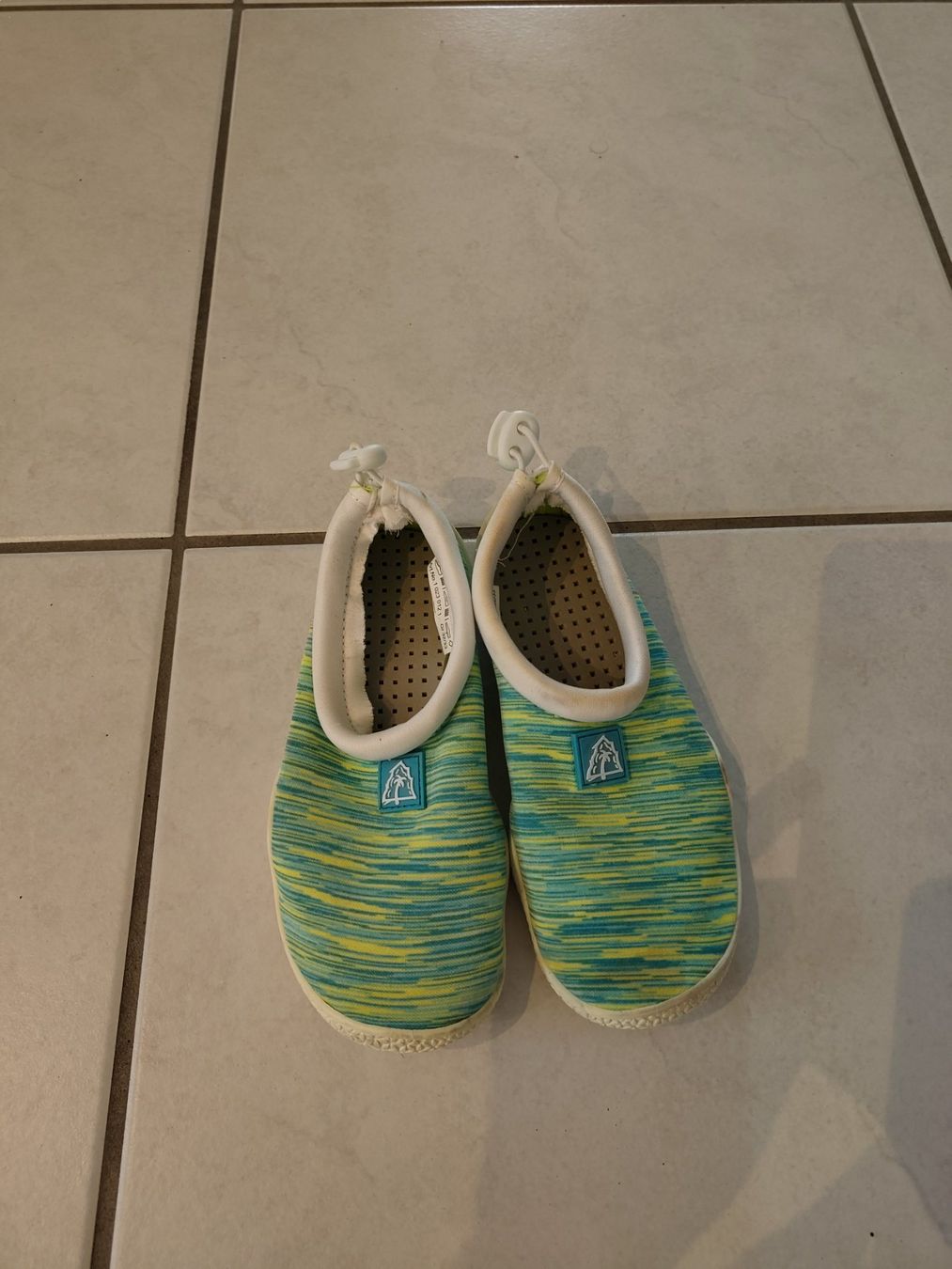 Scarpe da uomo: Badeschuhe 32/33 – Usato da Neerach venduto da stens