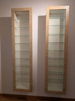 2× IKEA BERTBY Sammlervitrine  Glasvitrine