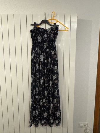 Longue robe fleurale bustier