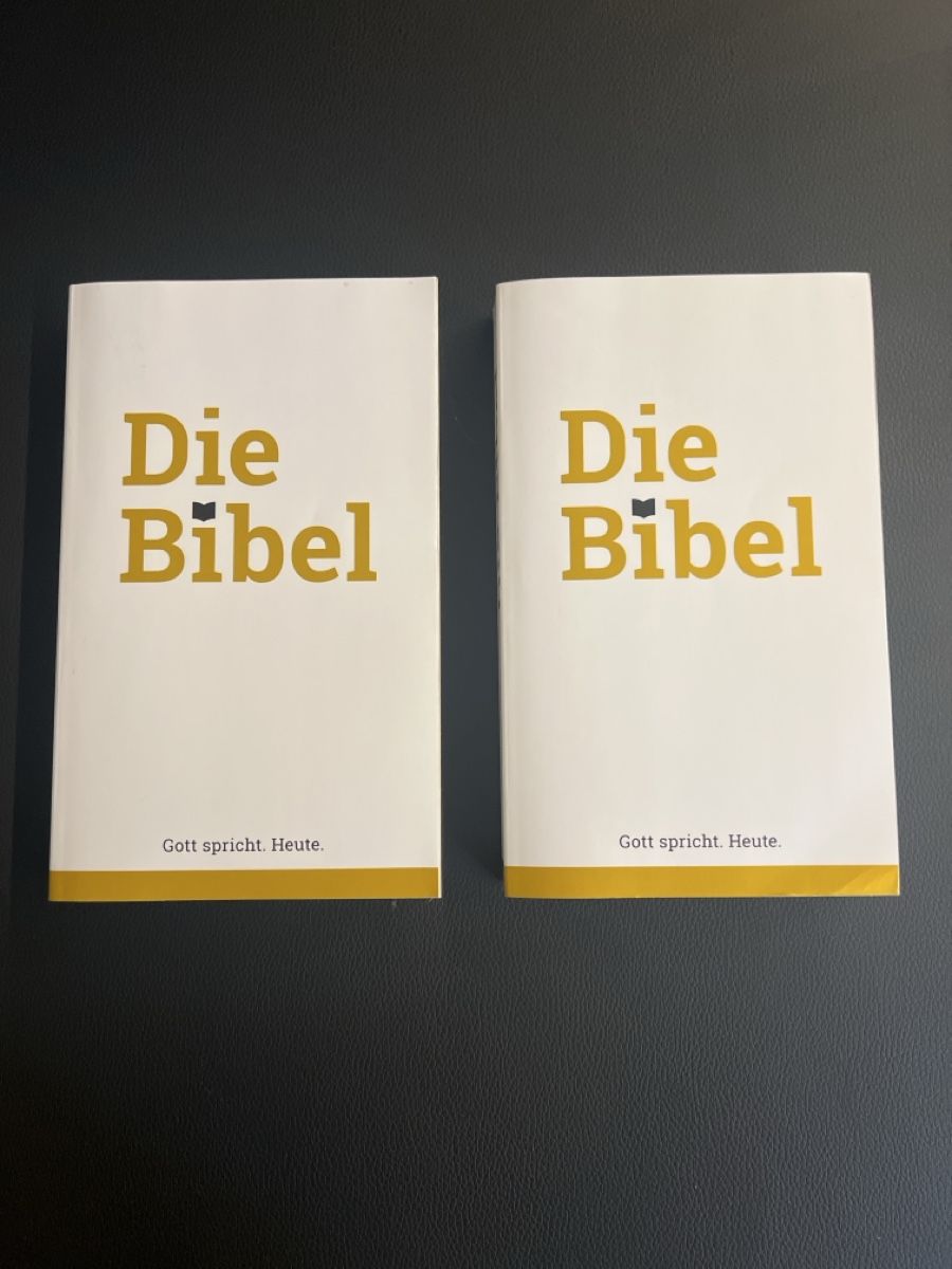 Livres: 2 x die Bibel NEU – Neuf (Voir description) à St. Antoni par naefp
