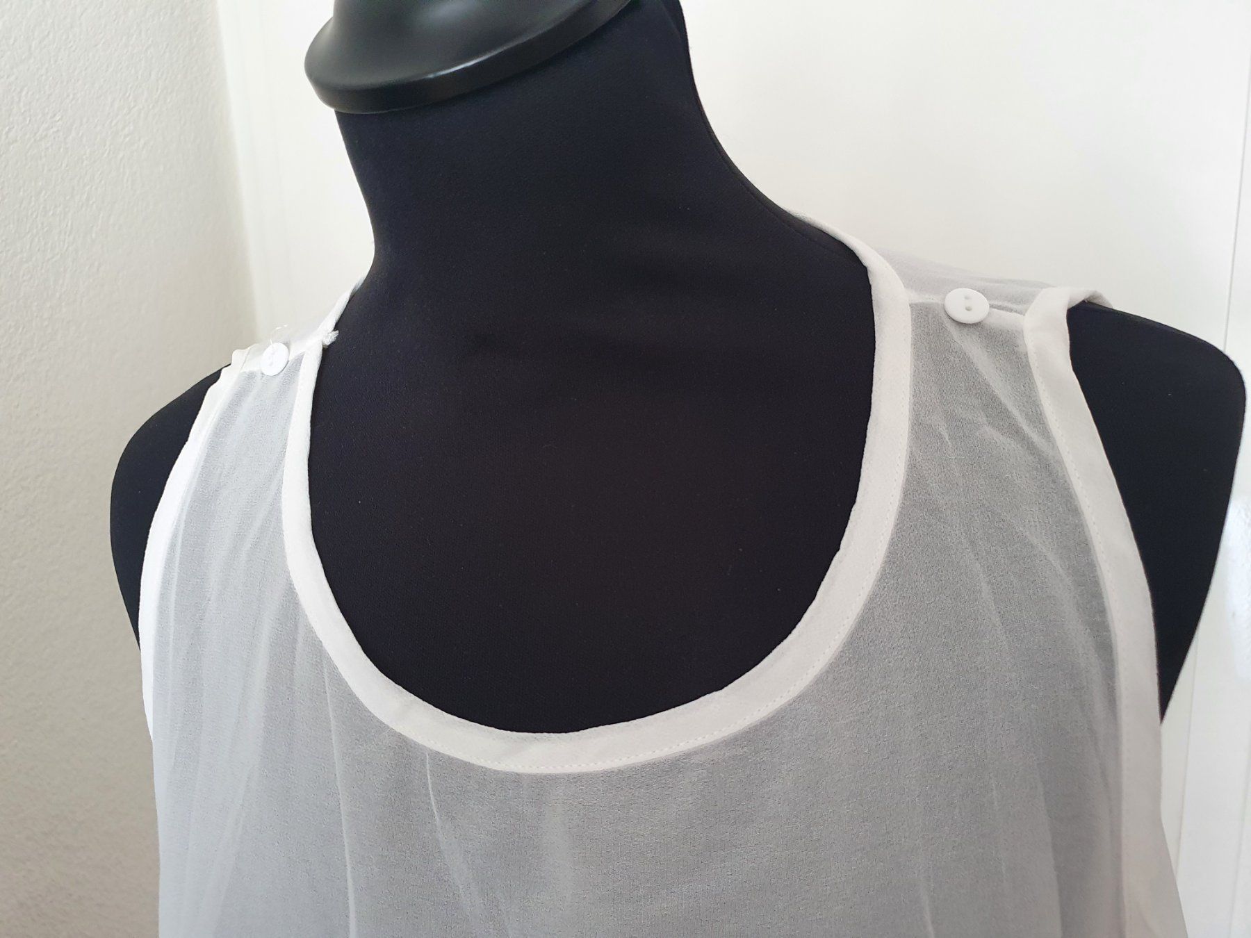 Top: Top blanc - Taille M – Usato da Court venduto da Jovi2 2