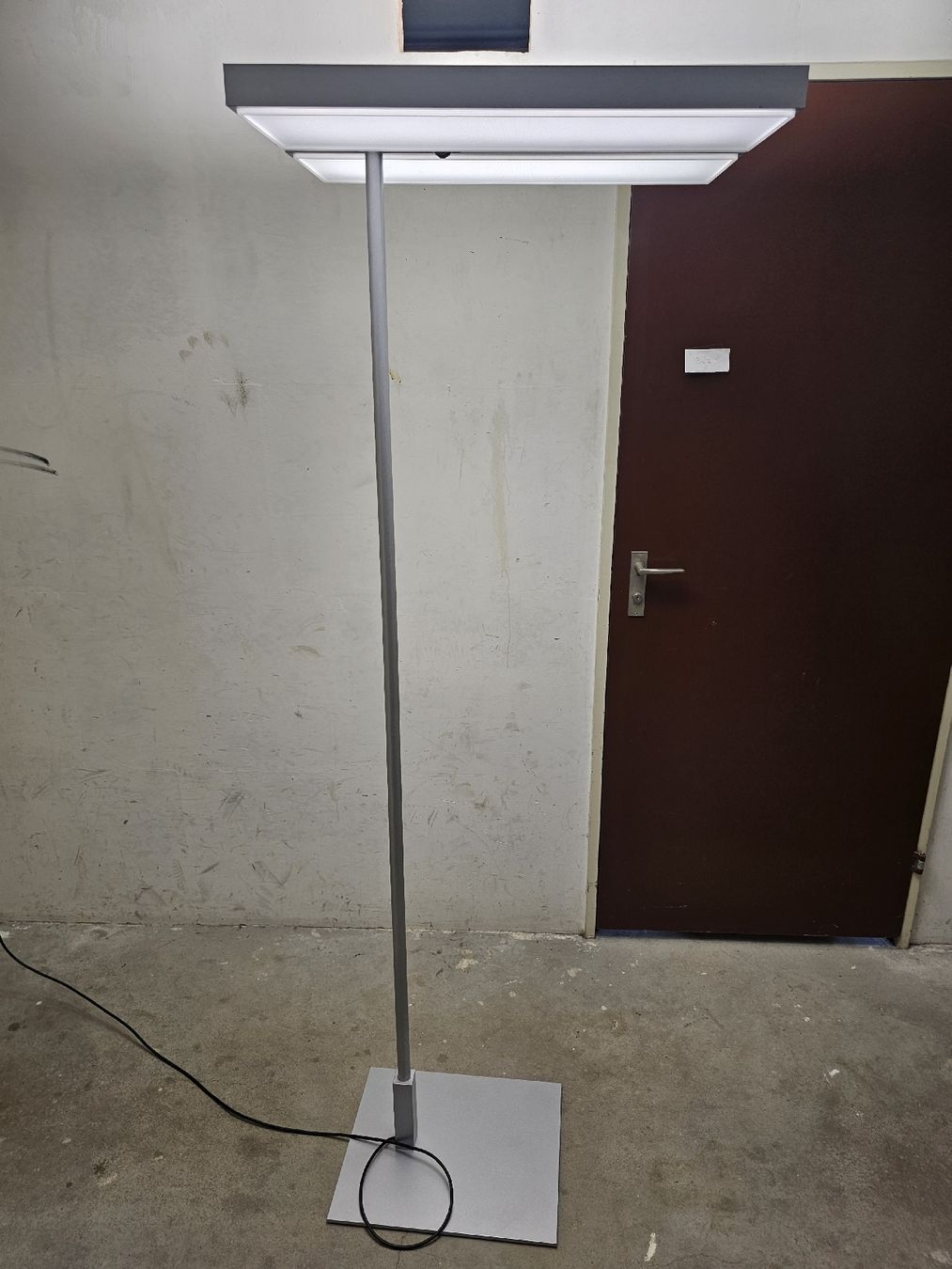 Regent Lampade: StehLeuchte Level LED 4000K Silber – Usato da Münchenstein venduto da LightingPRO 3