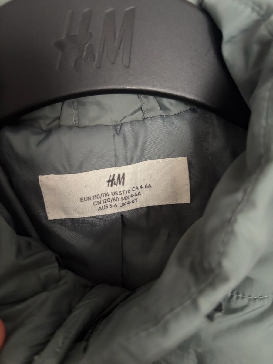 H&M Giacche & Cappotti: Mädchen Übergangsjacke Gr.110/116 – Usato da Flüelen venduto da Lulu2204 2