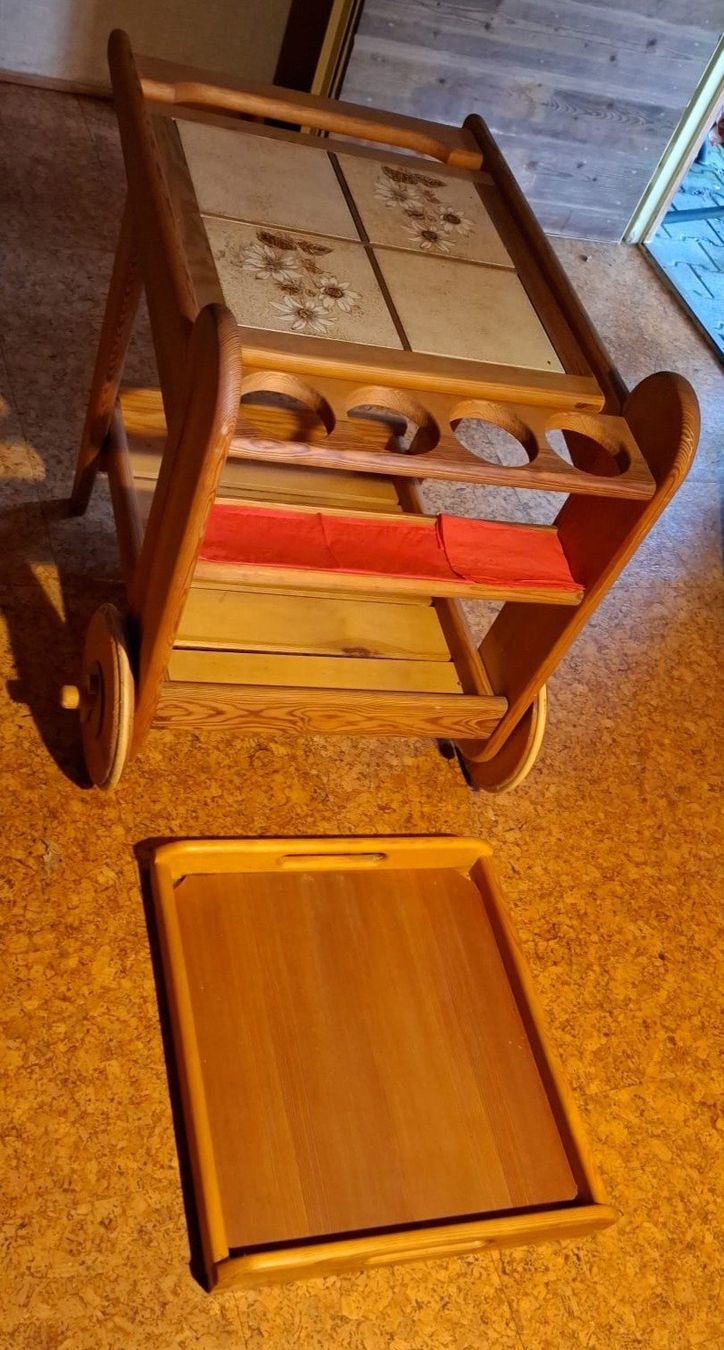 Carrelli di servizio: rustikaler Servierboy aus Holz – Usato da Wettingen venduto da huitzilopostli 3