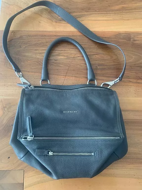 Borse da donna: GIVENCHY Tasche – Usato da Locarno venduto da Businesstrading 2