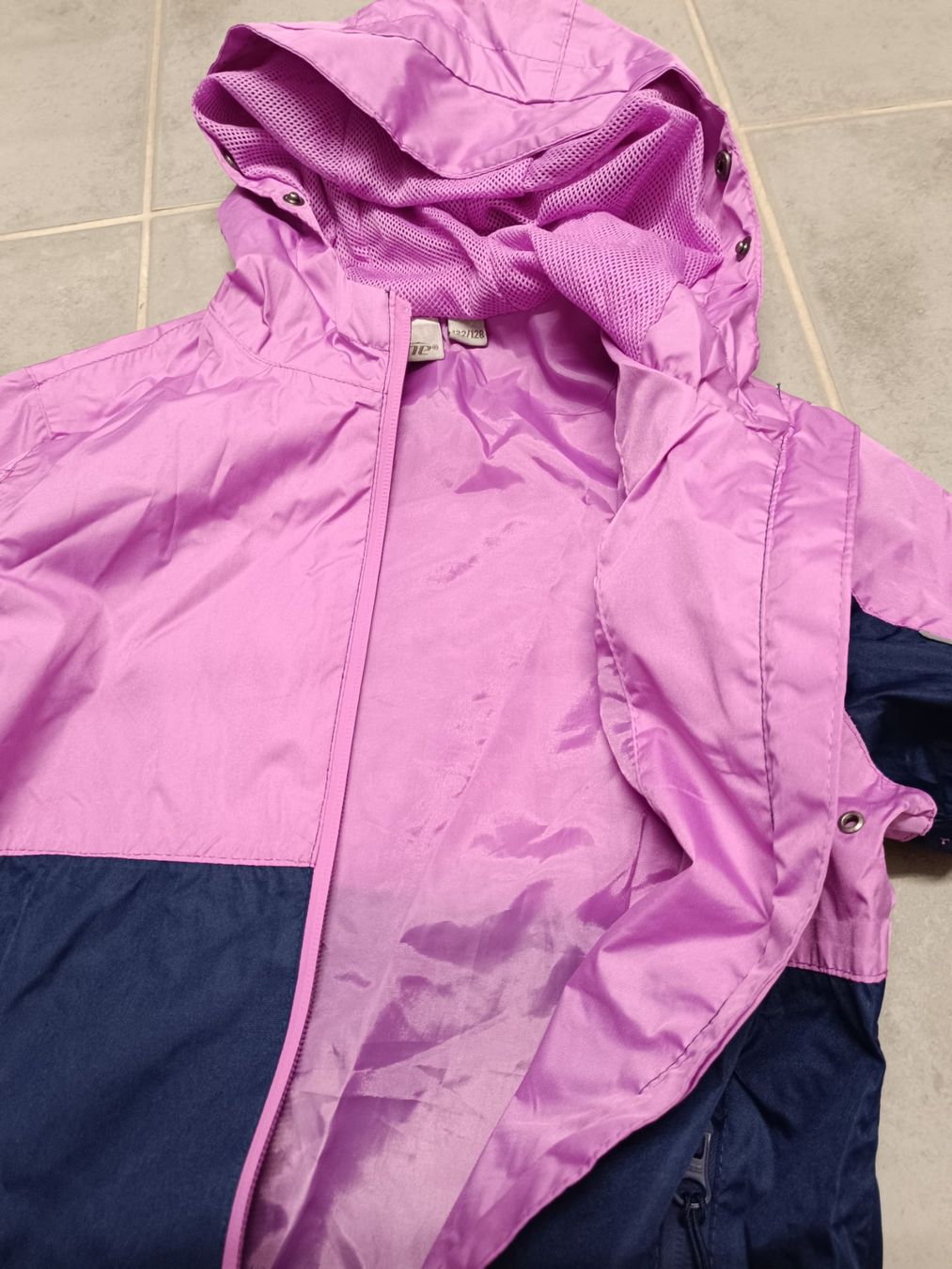 Jacken & Mäntel: Regenjacke122/128 – Gebraucht aus Wohlen AG von Fabe3 1