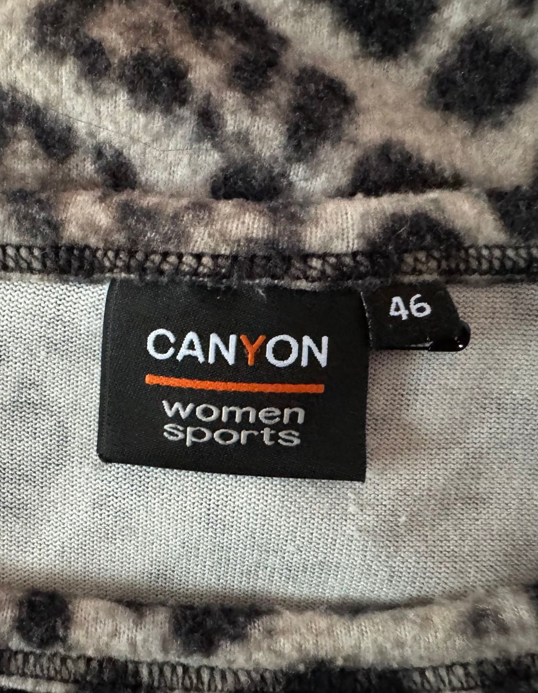 Maglioni & Felpe: Pullover superweich von CANYON (Gr. 46) – Nuovo (secondo la descrizione) da Adliswil venduto da duwidu 2