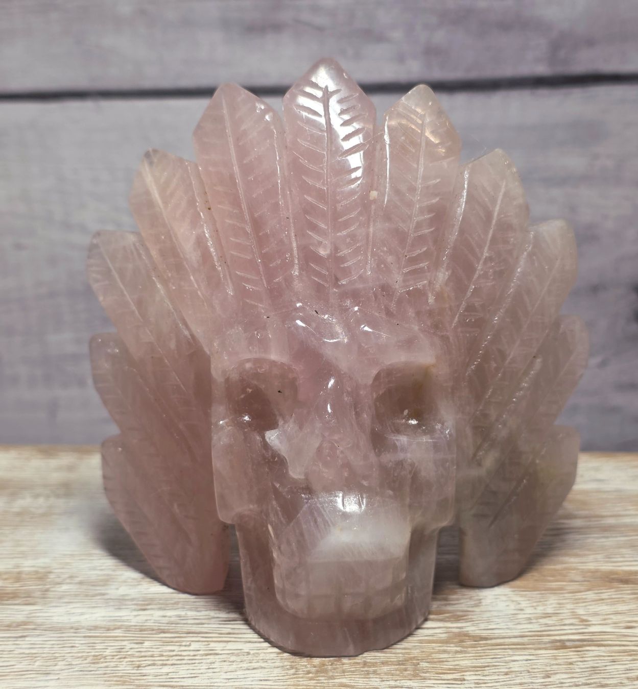 Minerali & Pietre curative: Rosenquarz Indianer Schädel 625g – Nuovo e nell'imballaggio originale da Matzingen venduto da Shay_Crystalz