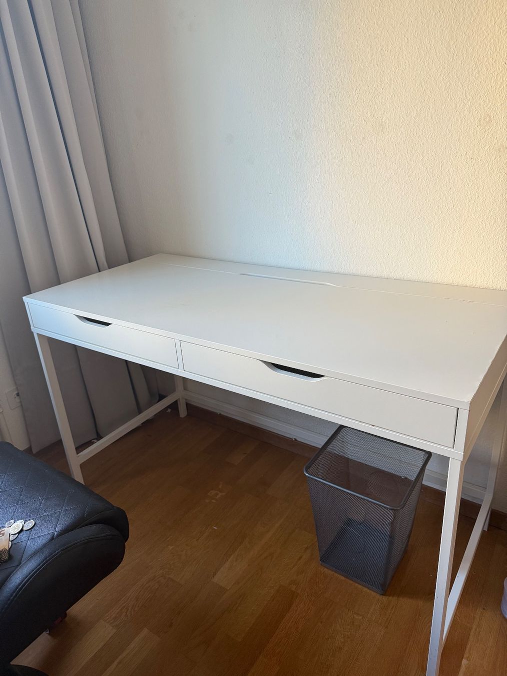 Ikea Scrivanie: Schreibtisch IKEA ALEX in weiss – Usato da Zürich venduto da karolina_99