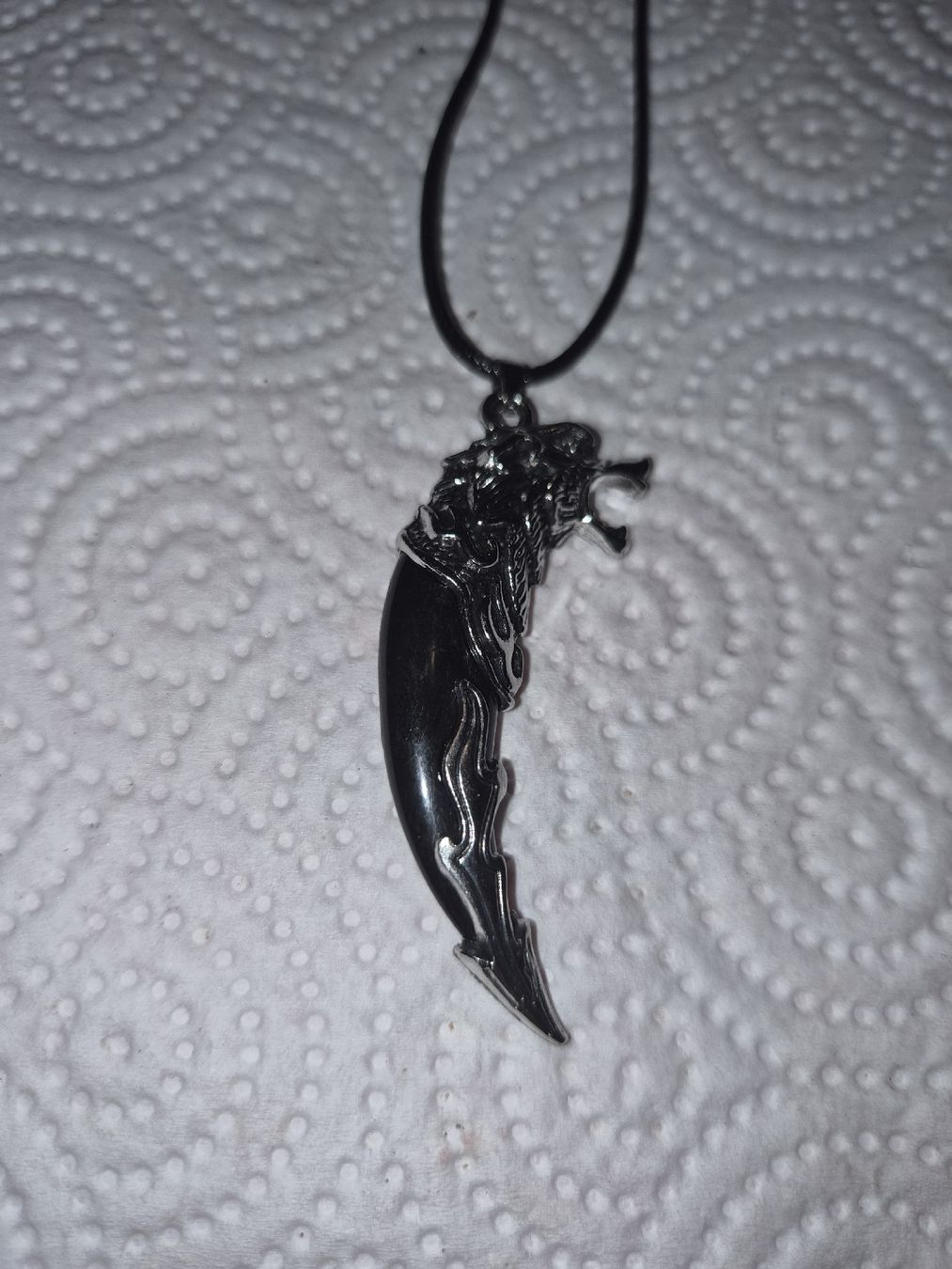 Ketten: Collier corne tete de loup – Neu (gemäss Beschreibung) aus Senèdes von hen_fw8b