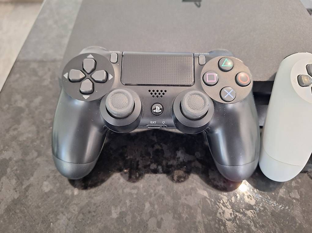 Sony Jeux: Playstation 4 de 1ère mains – D'occasion à Prêles par Benzneb 4