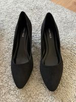 Anna Field Pumps