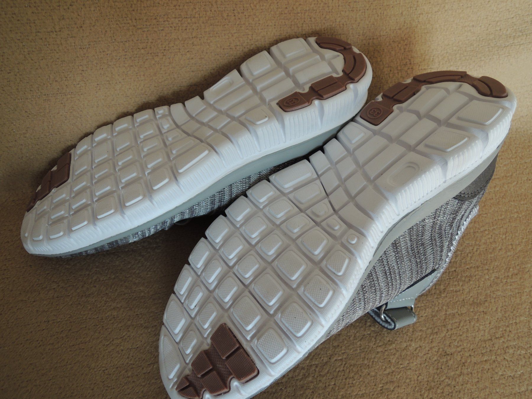 Scarpe da donna: NEUE Damenschuhe Grösse 33 Twint ok – Nuovo (secondo la descrizione) da Uznach venduto da rut_xrx5 3