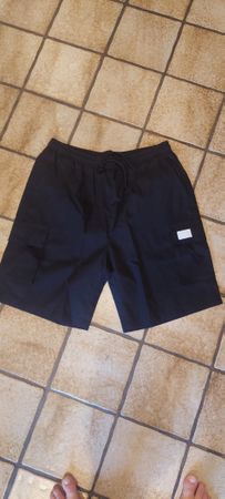 Short homme noir, taille L