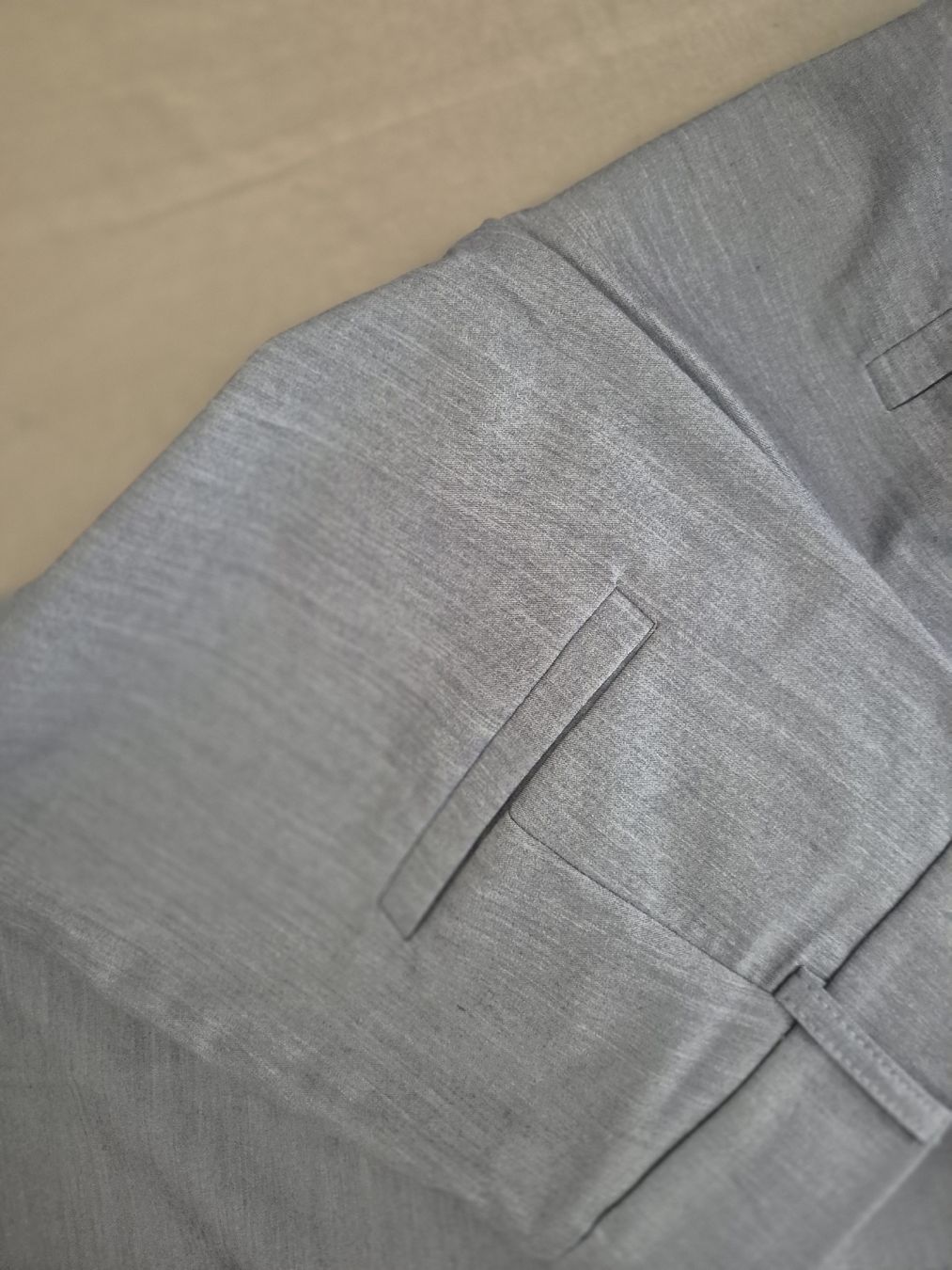 Pantaloni: Stoffhose Tensione In – Usato da Winterthur venduto da vabit_9 4