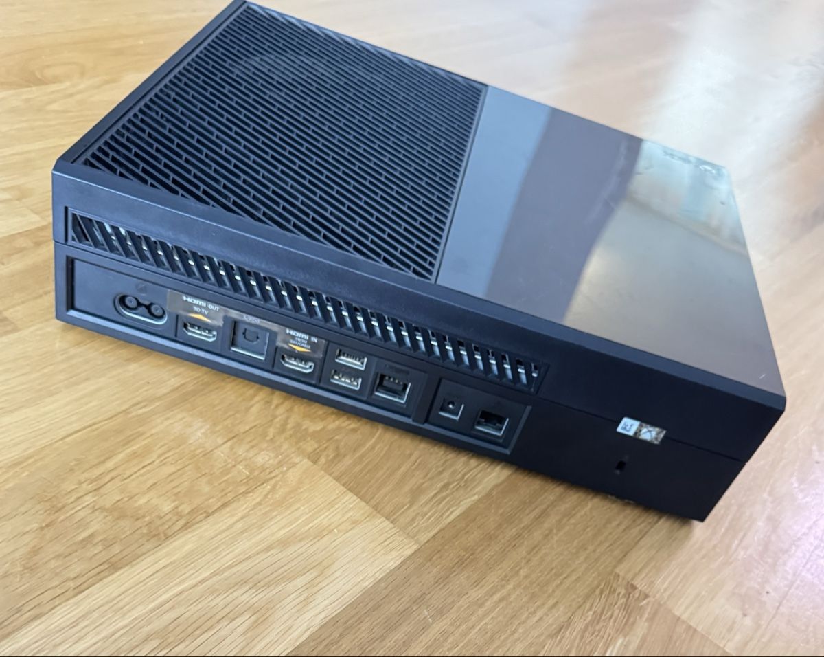 Microsoft Console: Microsoft XBox One Konsole mit original Zubehör – Usato da Herisau venduto da Seyashop1 5
