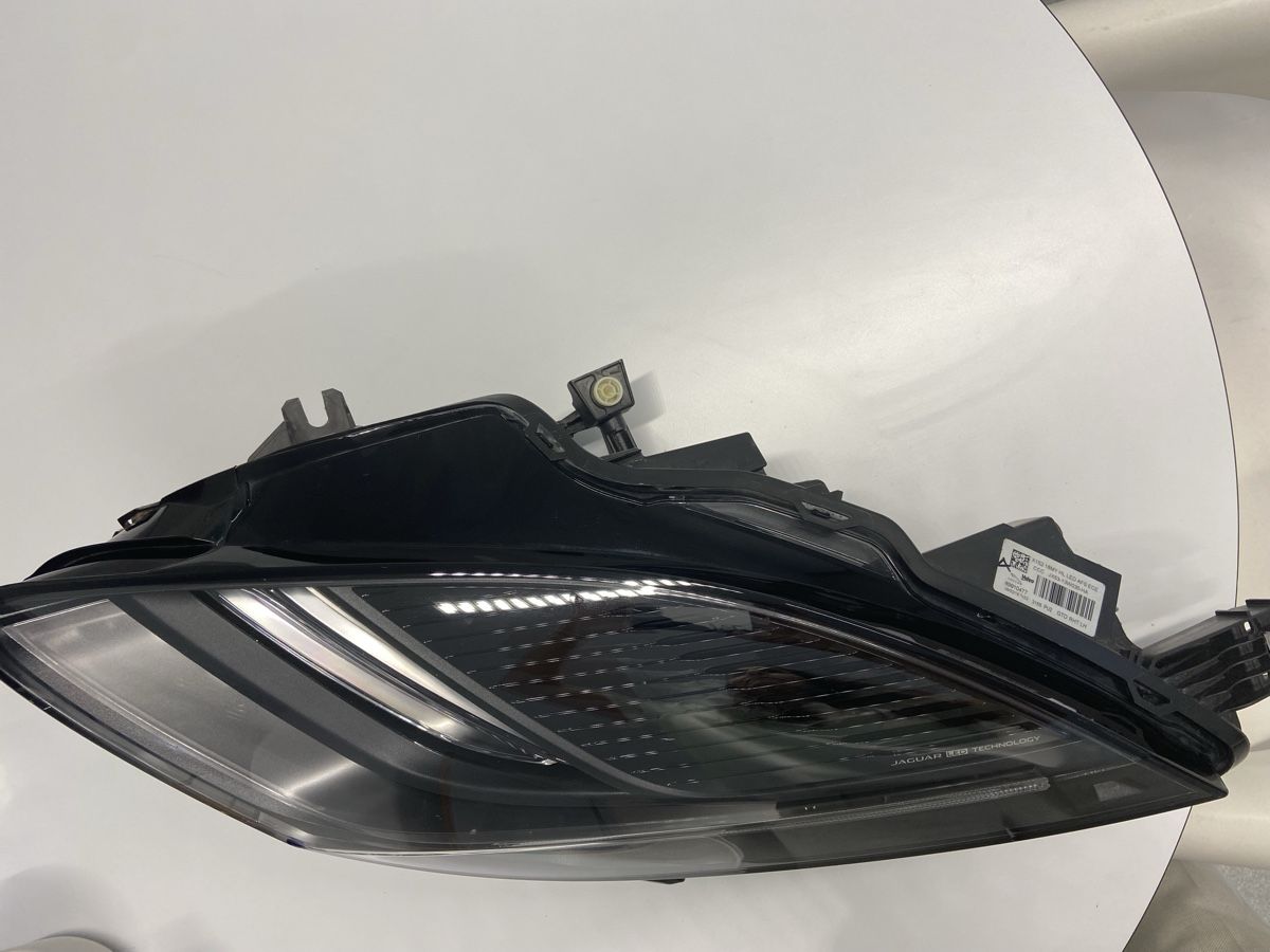 Jaguar Fari: Original Jaguar F Type Scheinwerfer rechts LED – Usato da Oberrohrdorf venduto da Ribeli71 6