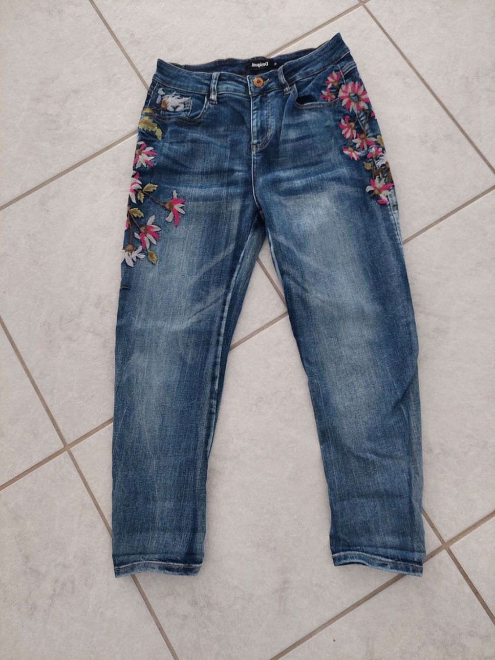 Desigual Jeans: Jeanshose Desigual Gr. 28 – Nuovo (secondo la descrizione) da Wil SG venduto da ram_c5j2