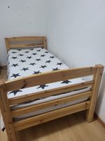 Holzbett Kinderbett mit Lattenrost und Matratze 90x200