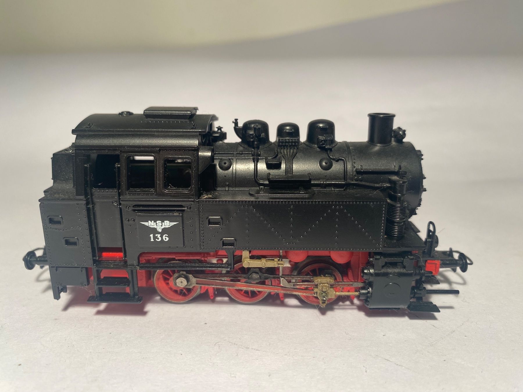 Roco Modellini di ferrovie: Roco Dampflok NSB 136, DC Analog – Usato da Buchrain venduto da Modellbahn11 1