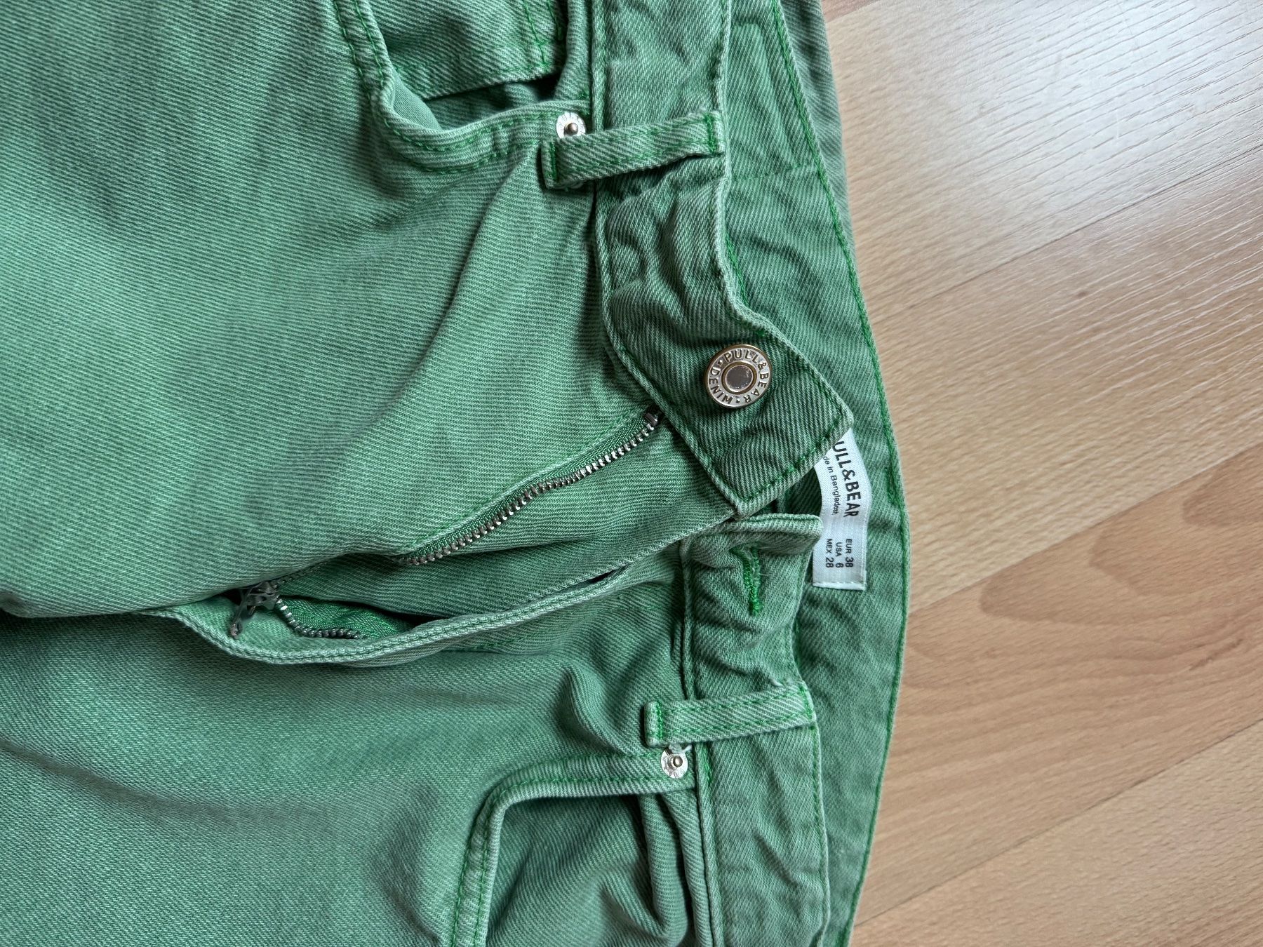 Bershka Pantalons: Wide leg Jeans grün Gr 38 | Pull & Bear – D'occasion à Buochs par nik_r7gm 4