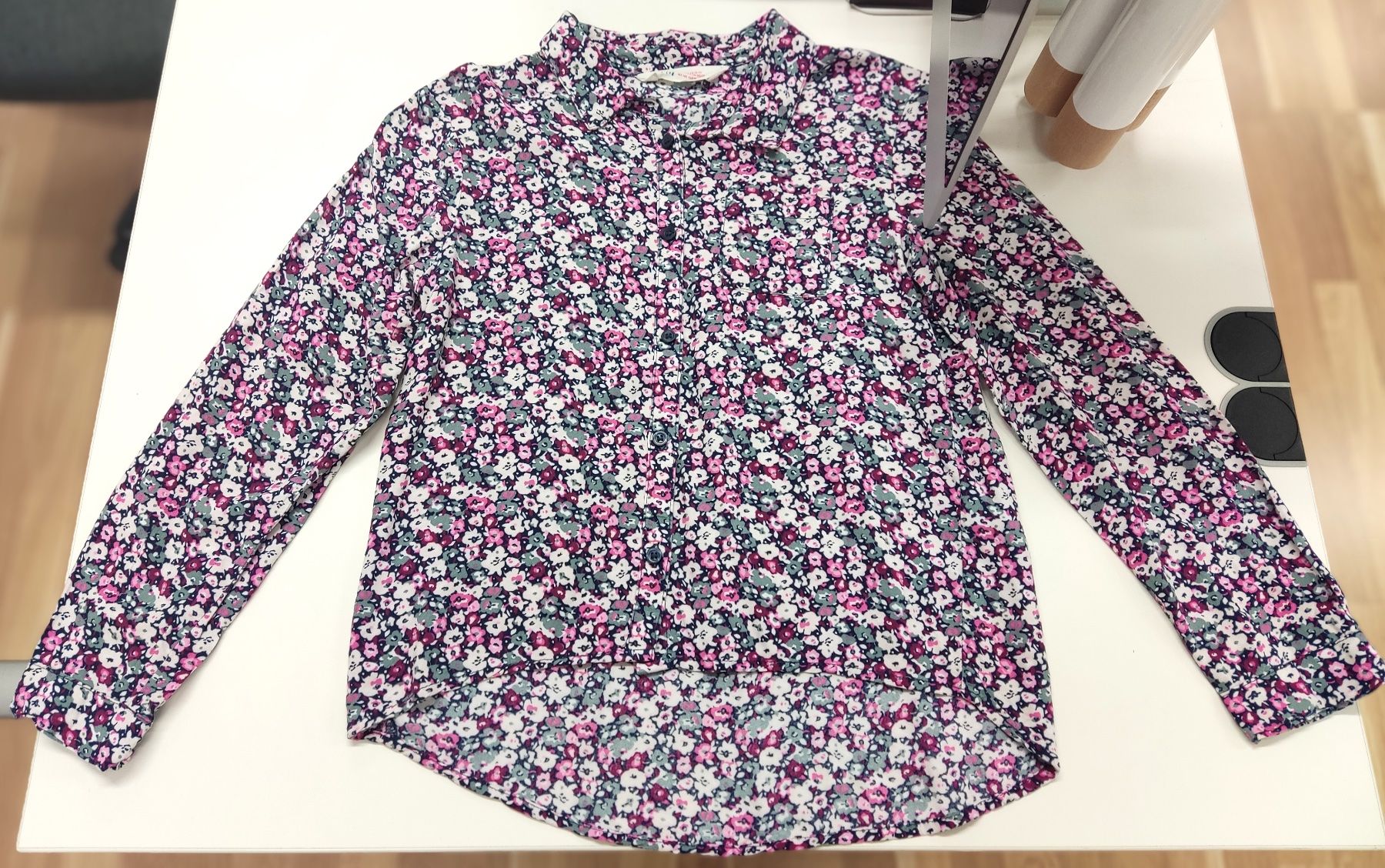 H&M Camicette, T-shirt & Top: H&M Bluse Gr. 146 – Usato da Biel/Bienne venduto da AnikaNah
