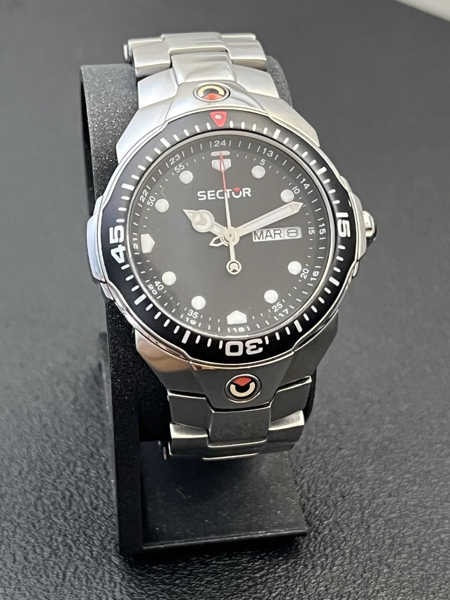 Sector Orologi: SECTOR 250 day+date Quartz  – Usato da Brügg BE venduto da Dani-Crippa