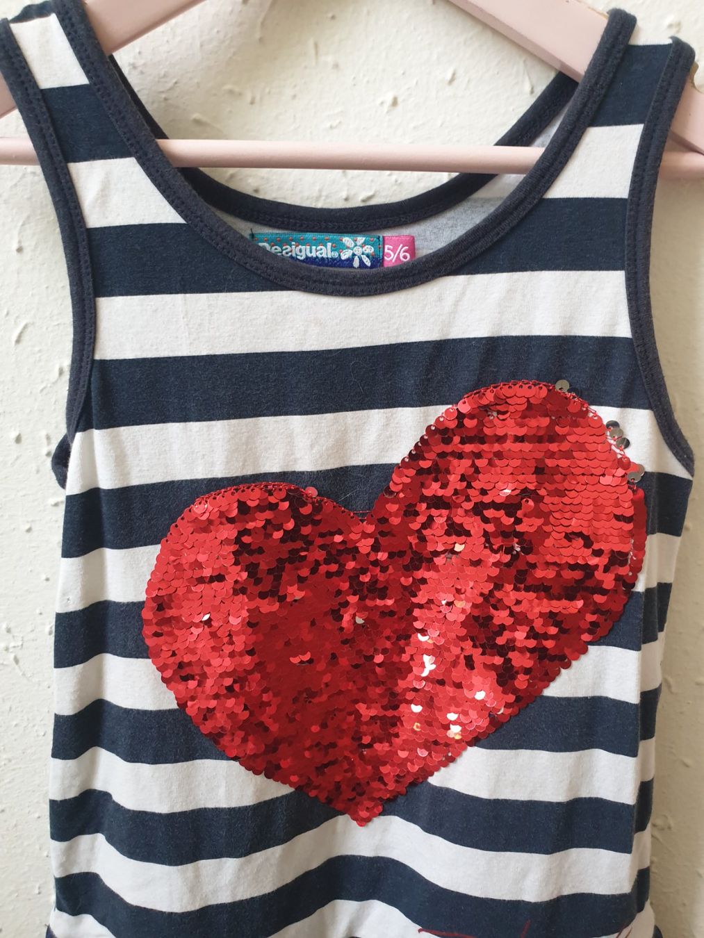 Desigual Kleider & Röcke: Kleid mit Herz von Desigual – Gebraucht aus Unterengstringen von Ypsilony 2