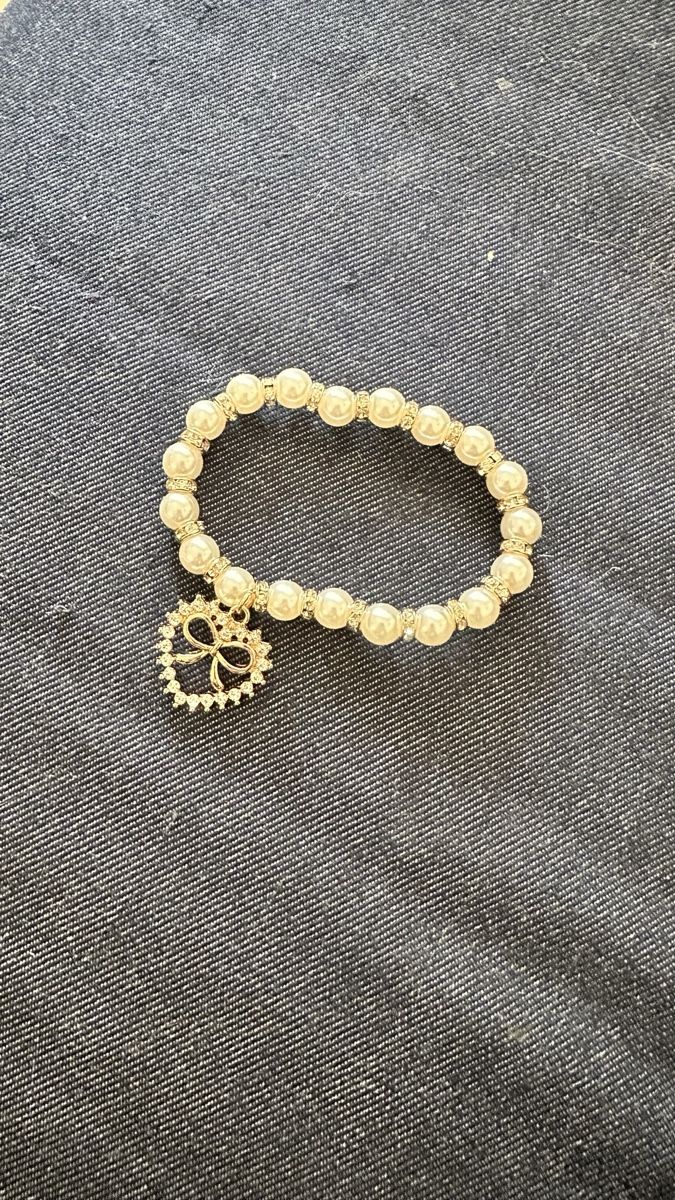 Bracciali & Braccialetti: Perlenarmband mit Herz Anhänger  – Nuovo e nell'imballaggio originale da Ostermundigen venduto da Marlise68