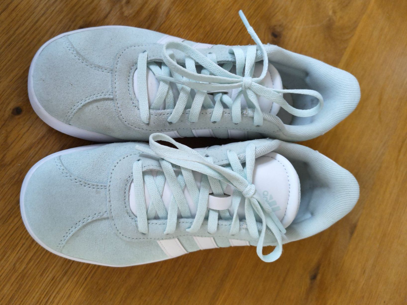 Adidas Scarpe da donna: Wunderschöne Adidas Damen Schuhe mint gr. 36 – Usato da Bischofszell venduto da Ebenen 3
