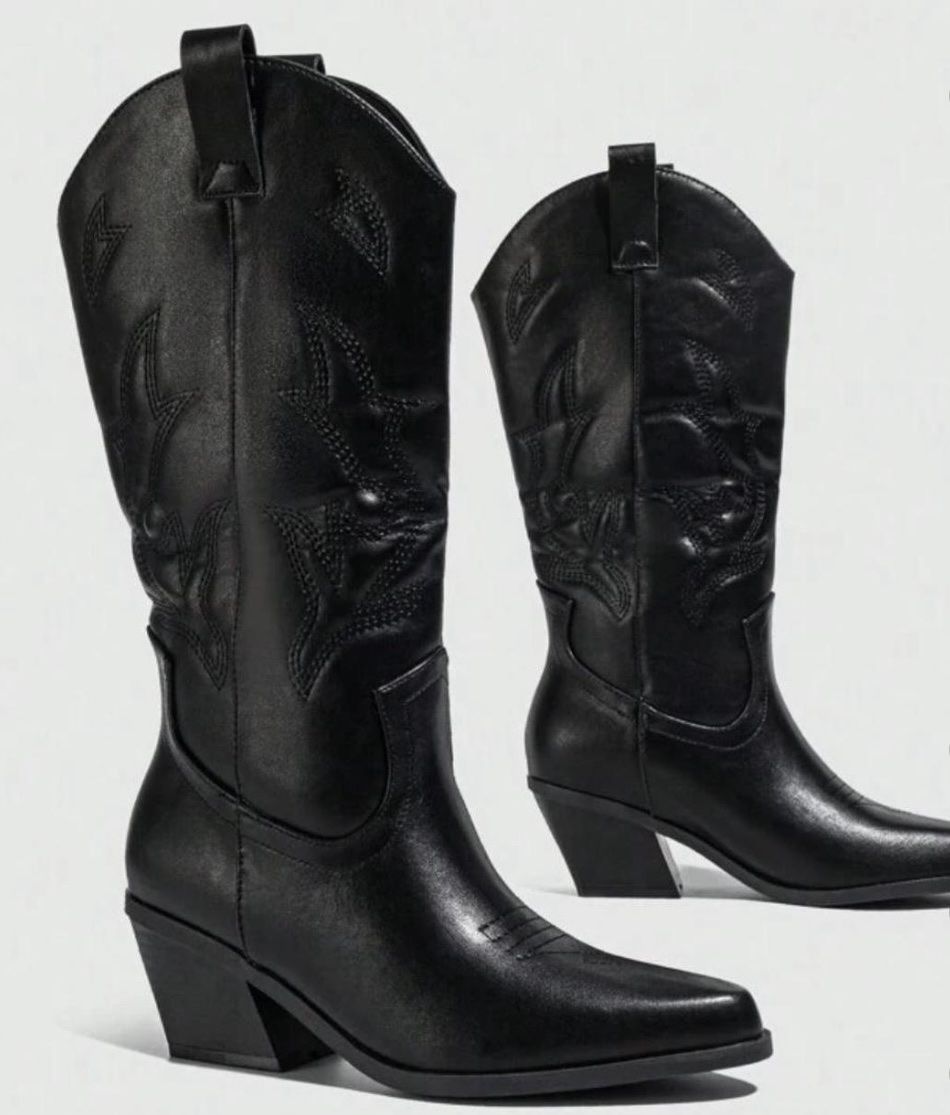 Scarpe da donna: Black cowboy Boots - size 40 – Nuovo (secondo la descrizione) da Aarau venduto da goldilockskey 1
