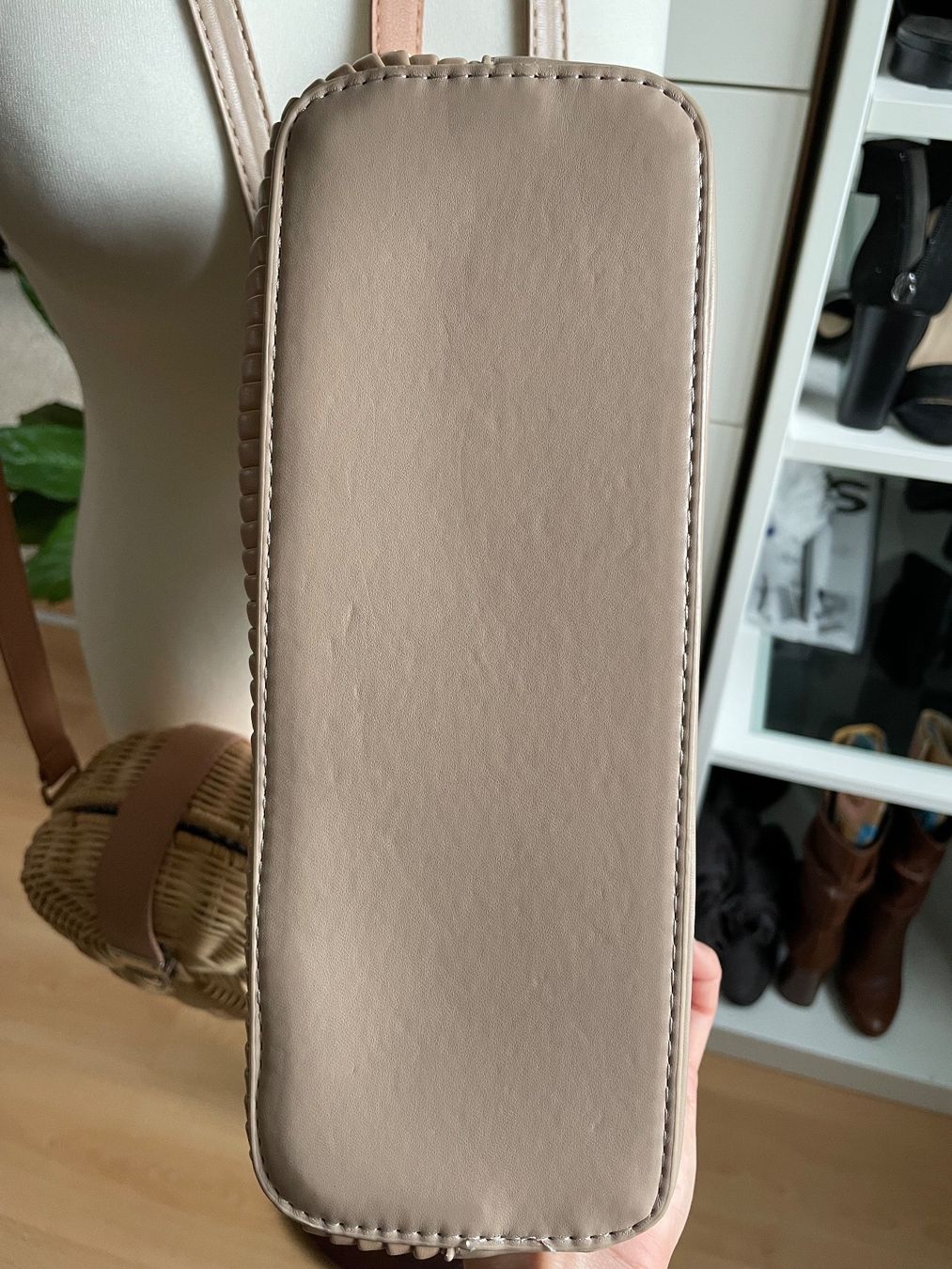 Borse da donna: Cream beige crossbody bag – Usato da Fischbach-Göslikon venduto da Vera2109 5