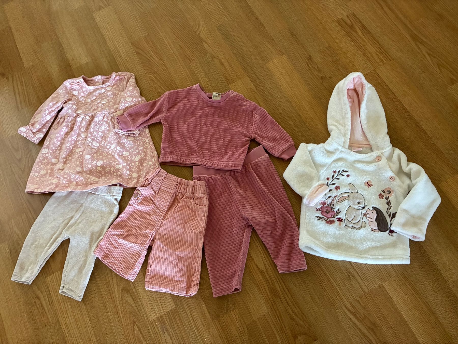 Lotti & Set di vestiti: Baby Kleider Set Mädchen Grösse 62 – Usato da Wettswil venduto da jac_jh2v