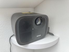 Smarter Beamer & Elektrische Leinwand (146 cm)