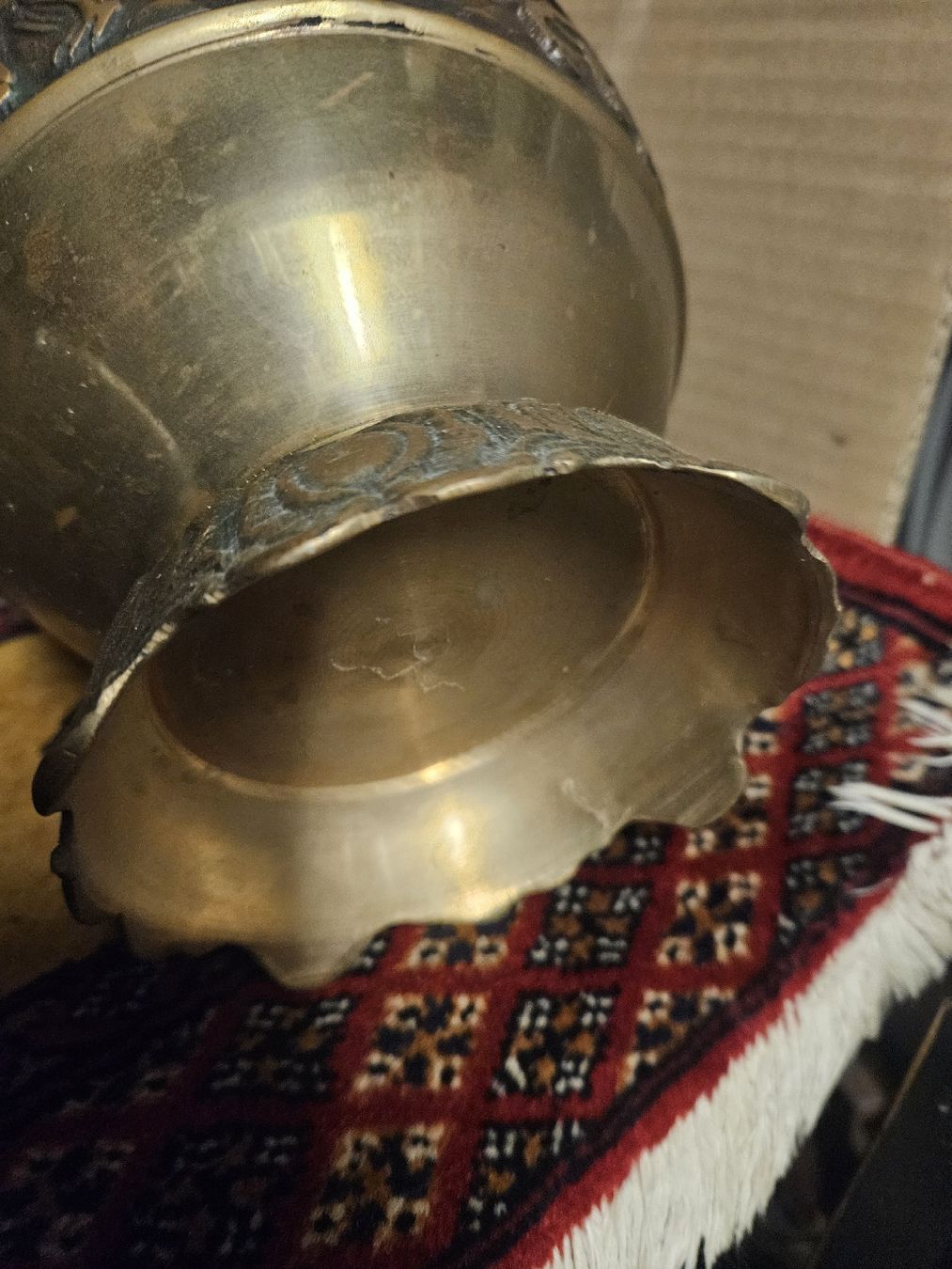 Skulpturen & Statuen: skulptur vase messing – Defekt aus Schwellbrunn von Omega-alpha 3