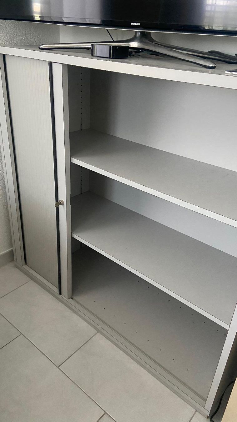 Armadi: Lateralschrank mit Schlüssel – Usato da Bätterkinden venduto da Grooovy 2