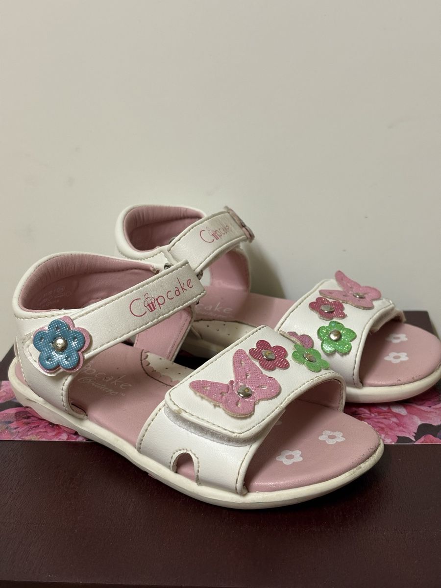 Chaussures filles: Mädchen Sandalen Cupcake – D'occasion à Wolfhausen par lala_wolfhausen