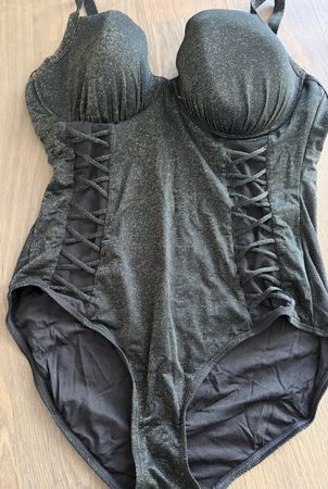 Badekleid Schwarz/Gold, Grösse 50, Ulla Popken