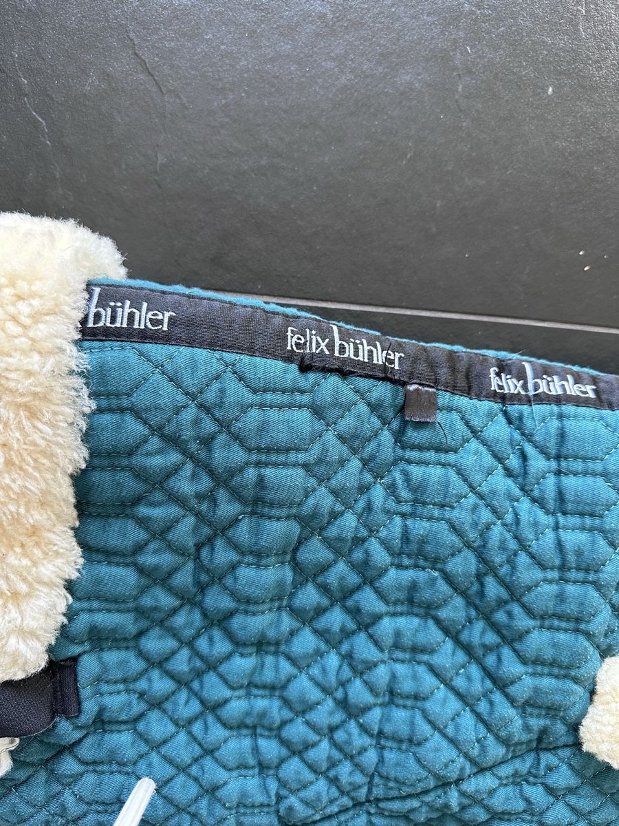 Felix Bühler Coperte & Accessori: Lammfellschabracke WB – Usato da Thal venduto da Nawajo 1