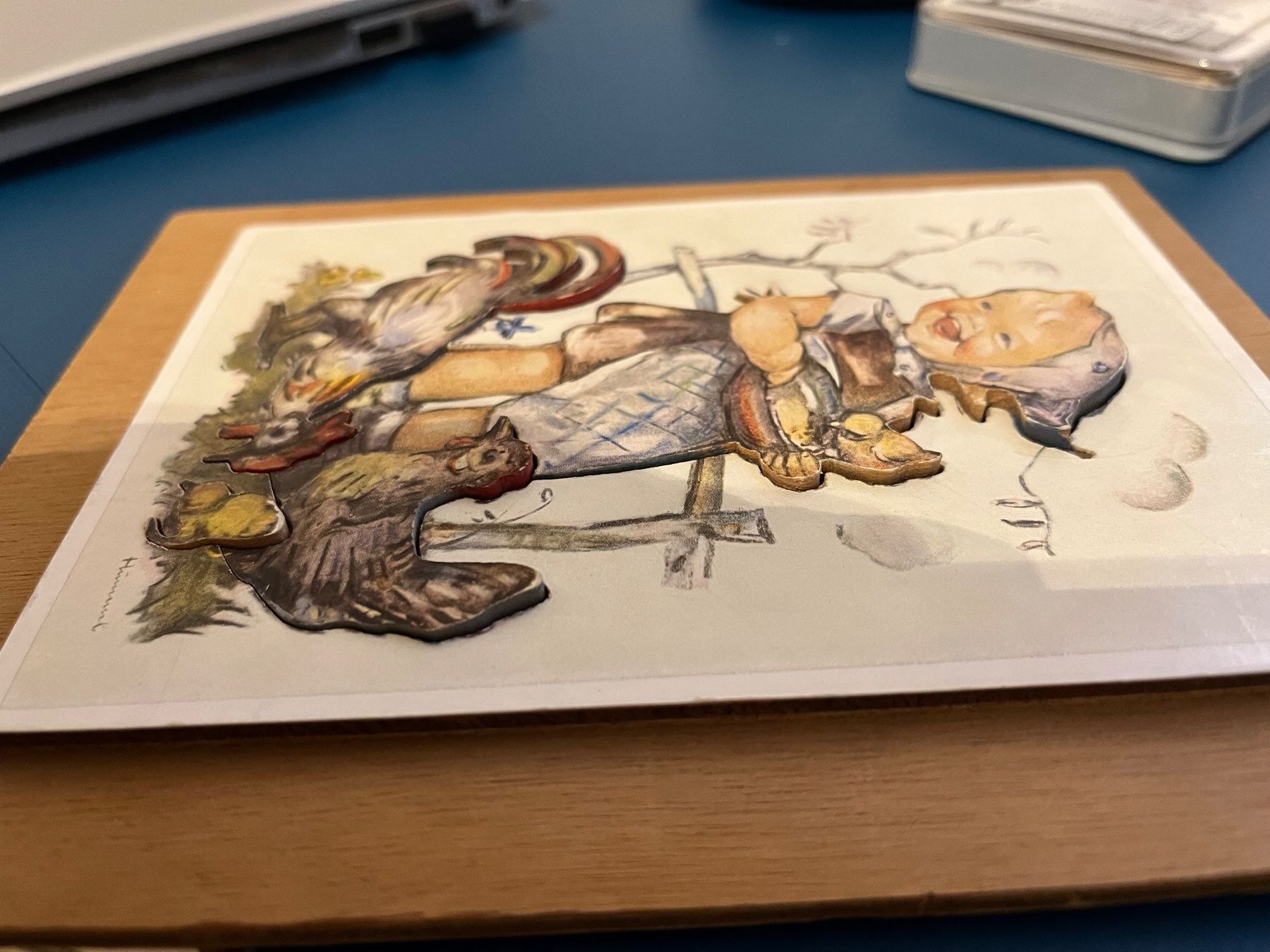 Foto & Immagini: Antikes Holzbild  mit lachendem Kind – Usato da Bettlach venduto da Qwert12 2